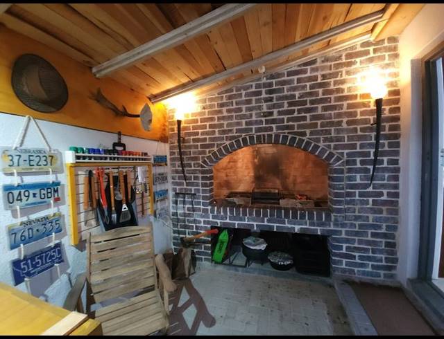 5 BEDROOM HOUSE FOR SALE IN LOUCHARMANTE